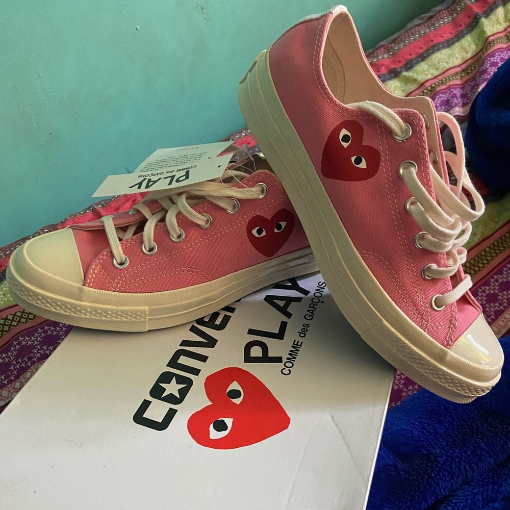 Comme Des Garçons Play x Converse pink low
